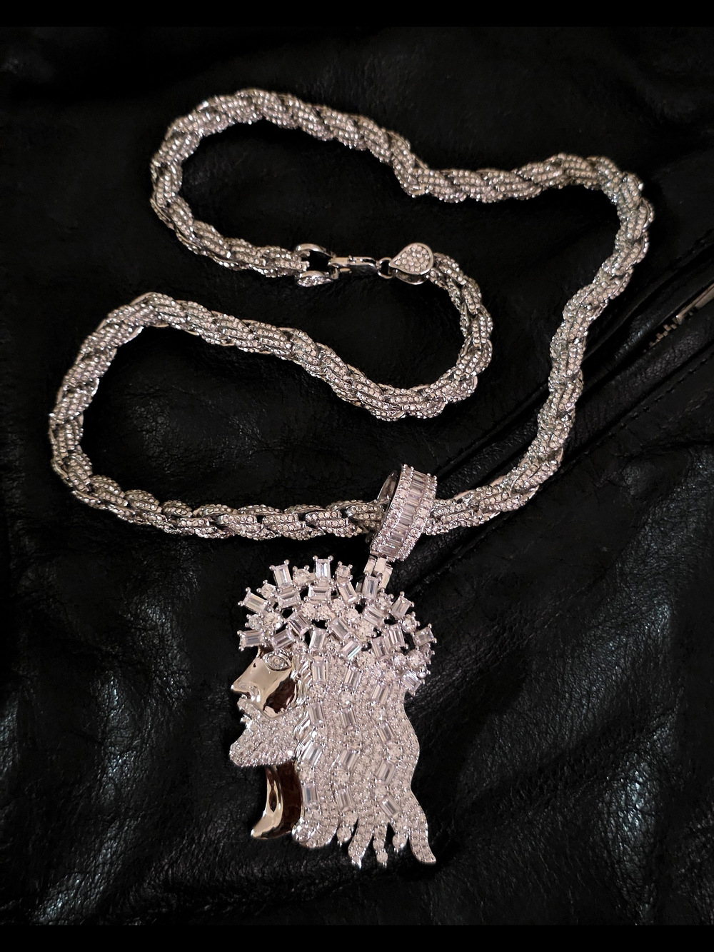 Crystal-Encrusted Lion Head Pendant Necklace - Silver Tone - Picture 6 of 7